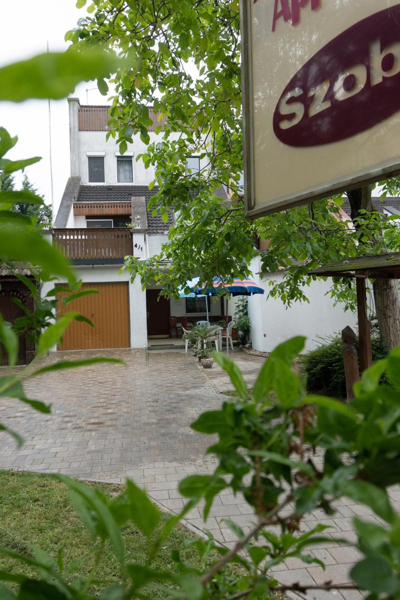 Rent a Scooter Vendégház Zamárdi Buitenkant foto